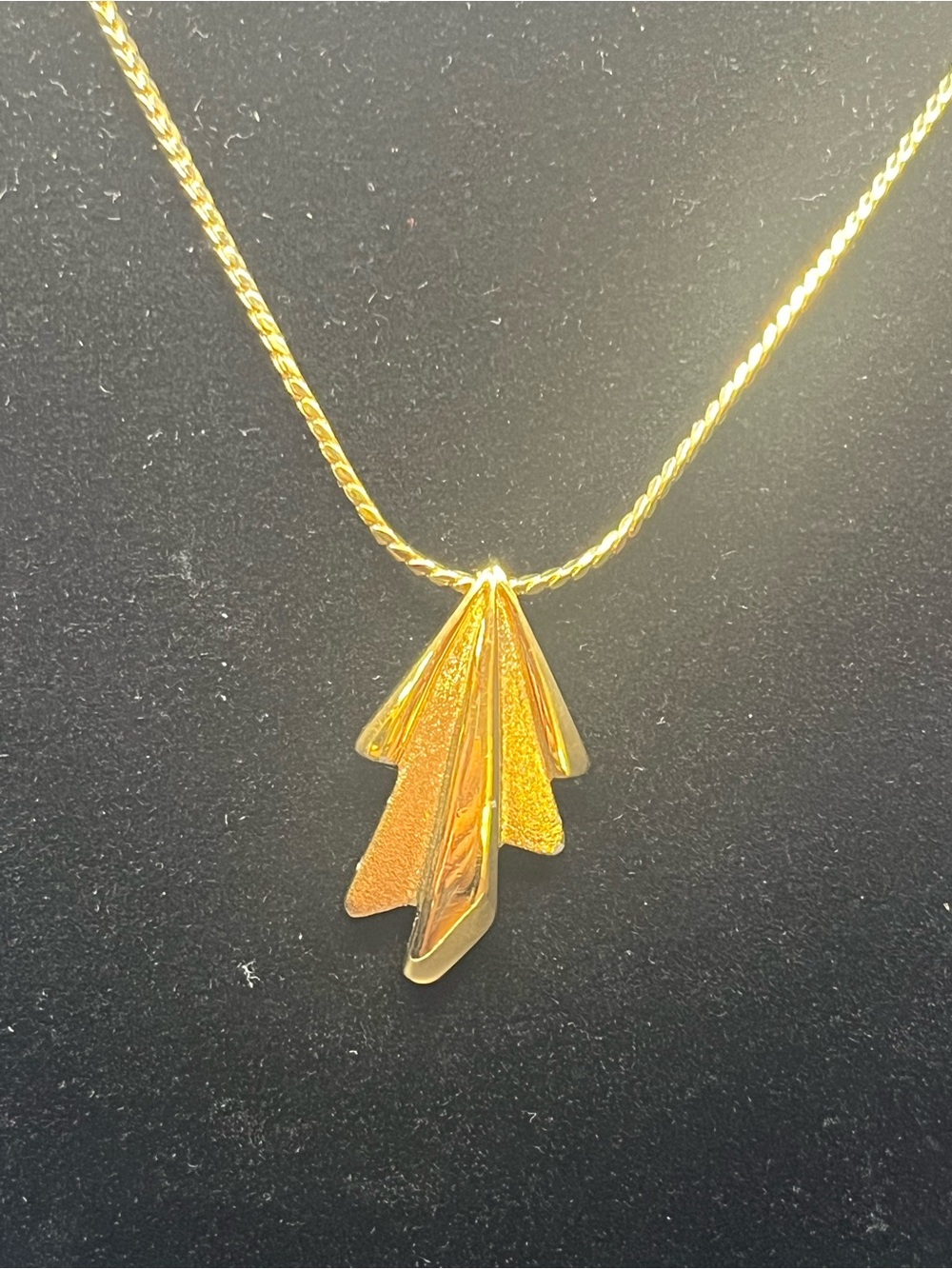 Vintage Monet Gold Tone Geometric Pendant Necklace Signed - Picture 4 of 8